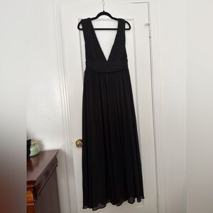 Elegant Black V-Neck Maxi Dress